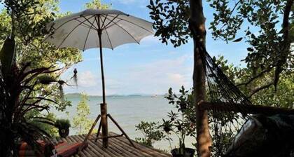 Deep House Seaview