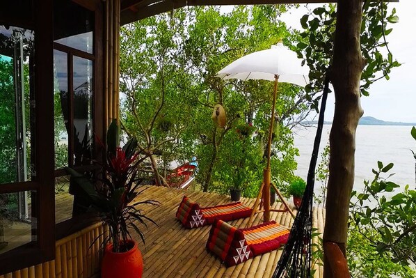 Standard Double Room with Air-con | Terrace/patio - Deep House Seaview (Ko Lanta)