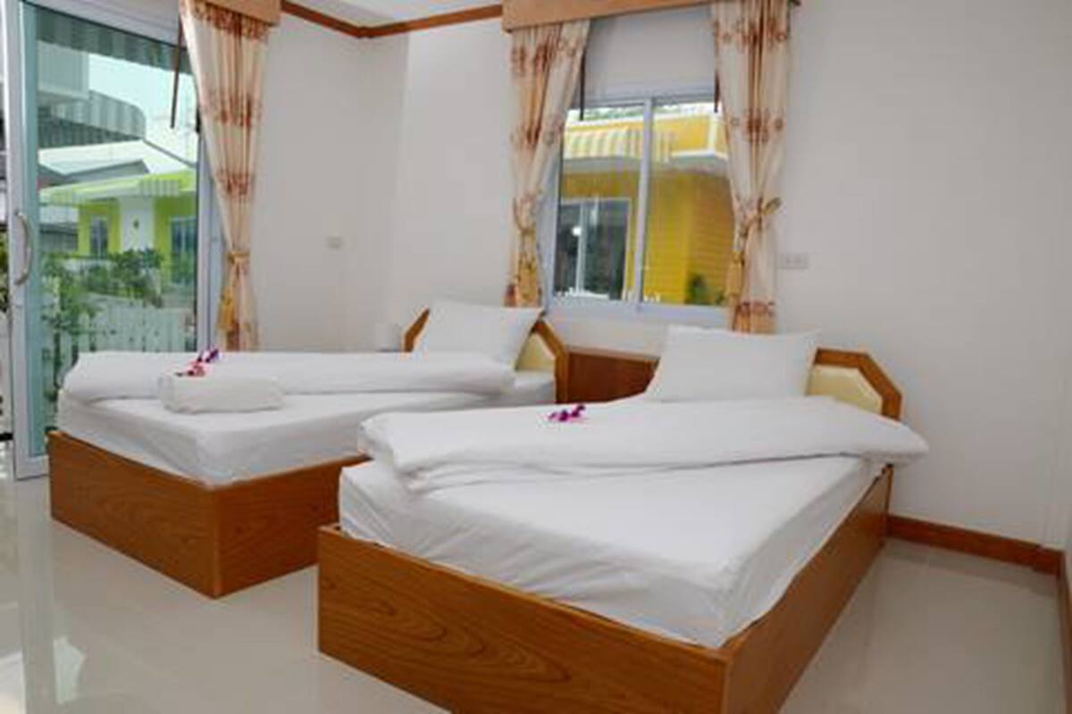 Standard Twin Room