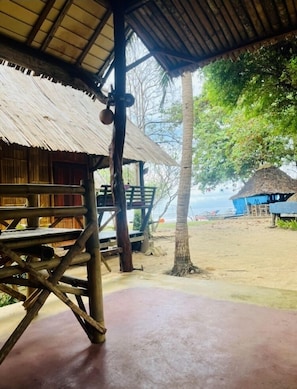 Bungalow with Air-con and Partial Sea view | Free WiFi