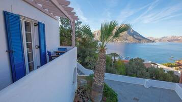 Soundproofing, free cots/infant beds, free WiFi, bed sheets