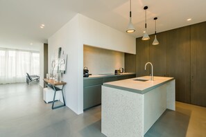 Duplex, Terrace (6th floor) | Private kitchen | Full-size fridge, microwave, oven, stovetop - The Livorno (Brussels)