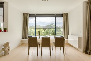 In-room dining - The Livorno (Brussels)