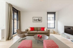 Apartamento (5th floor) | Sala de estar | Una televisión de pantalla plana