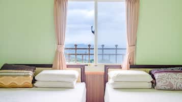 Quarto quádruplo standard | Wi-Fi de cortesia, roupa de cama