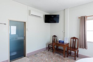 Deluxe Double Room | Room amenity