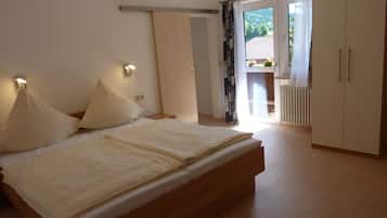 Condo, 2 Bedrooms, 2 Bathrooms, Mountain View (Nelken) | 1 bedroom, hypo-allergenic bedding, in-room safe, bed sheets