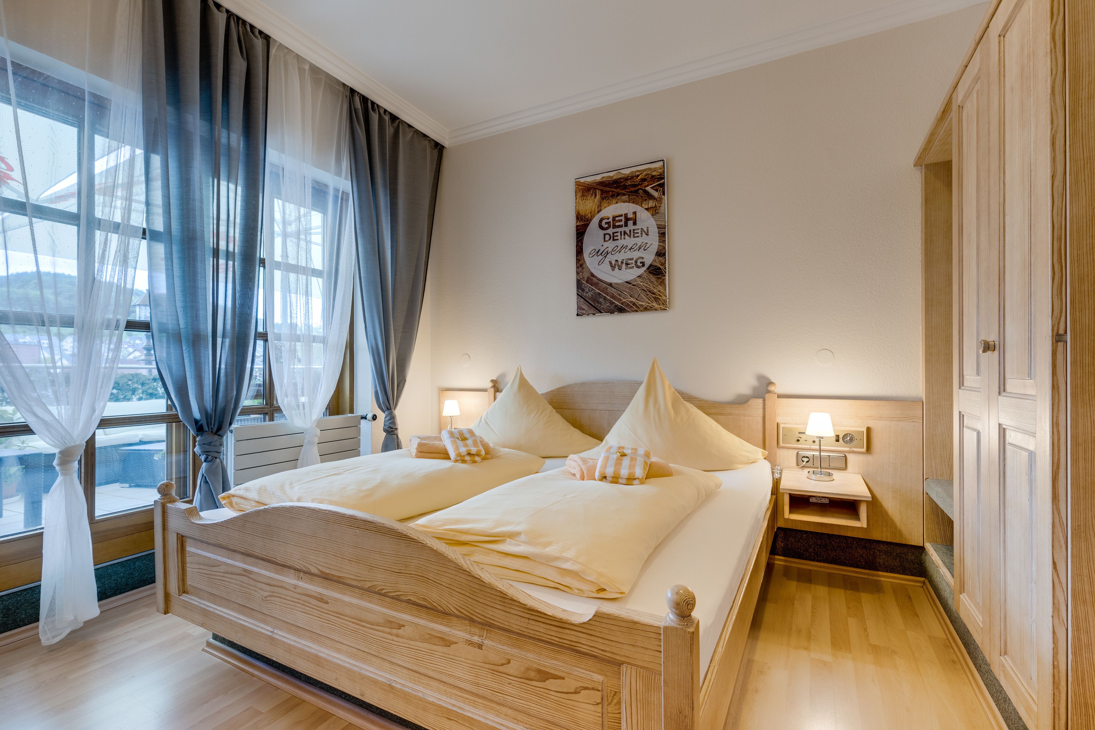 double room | hypo-allergenic bedding, minibar, in-room safe, desk