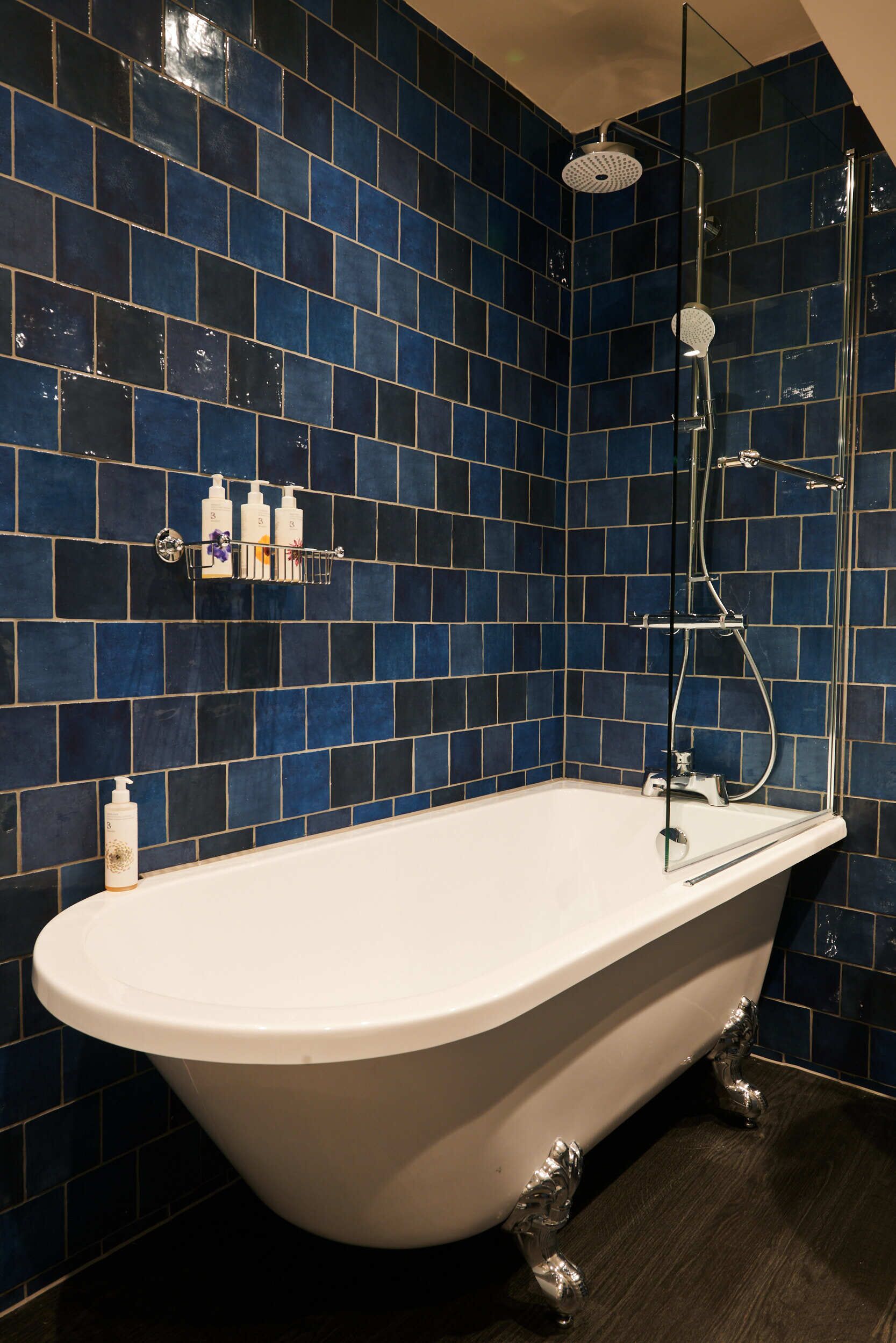 superior double room | bathroom | deep-soaking bathtub, free toiletries, hair dryer, towels