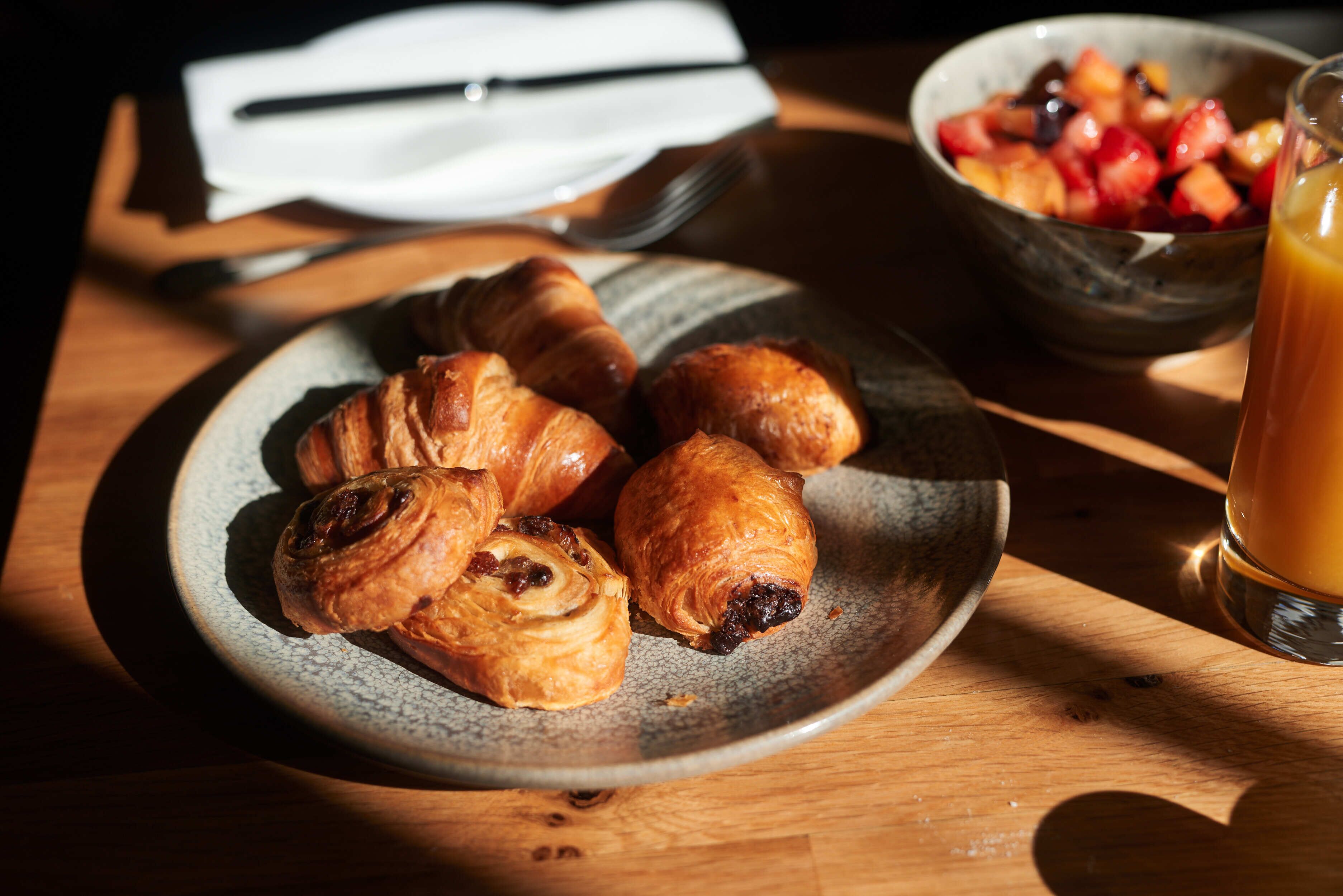 free daily full breakfast