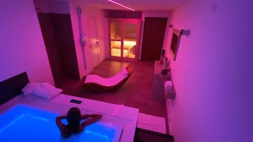 Een sauna, een bubbelbad