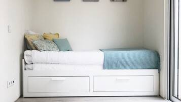 3 bedrooms, desk, iron/ironing board, travel crib