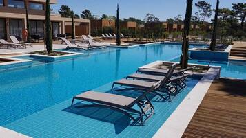 Piscina interna, piscina externa