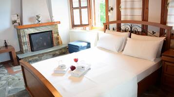 传统双人房 | 意大利 Frette 床单、客房内保险箱、特色装修、特色家居