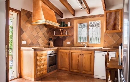 SINGLE FAMILY HOUSE ISOLATED WITH POOL, RURAL HOUSE IN A LAND OF 35. 000M2