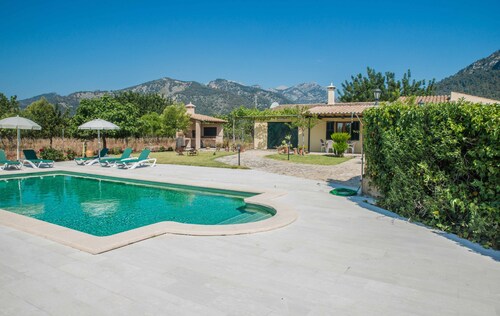 EINFAMILIENHAUS MIT POOL GETRENNT, LÄNDLICHES HAUS AUF EINEM GRUNDSTÜCK VON 35.000 M² 