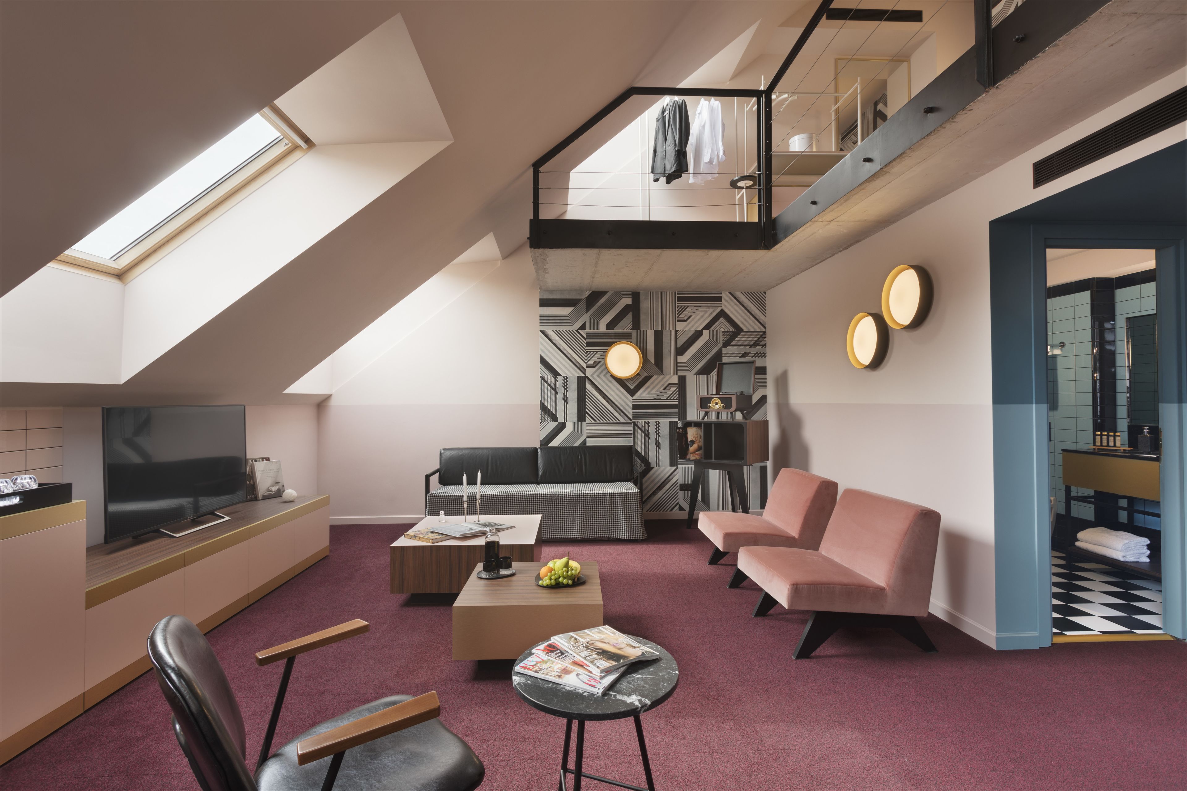 junior suite, 1 bedroom | 1 bedroom, hypo-allergenic bedding, minibar, in-room safe