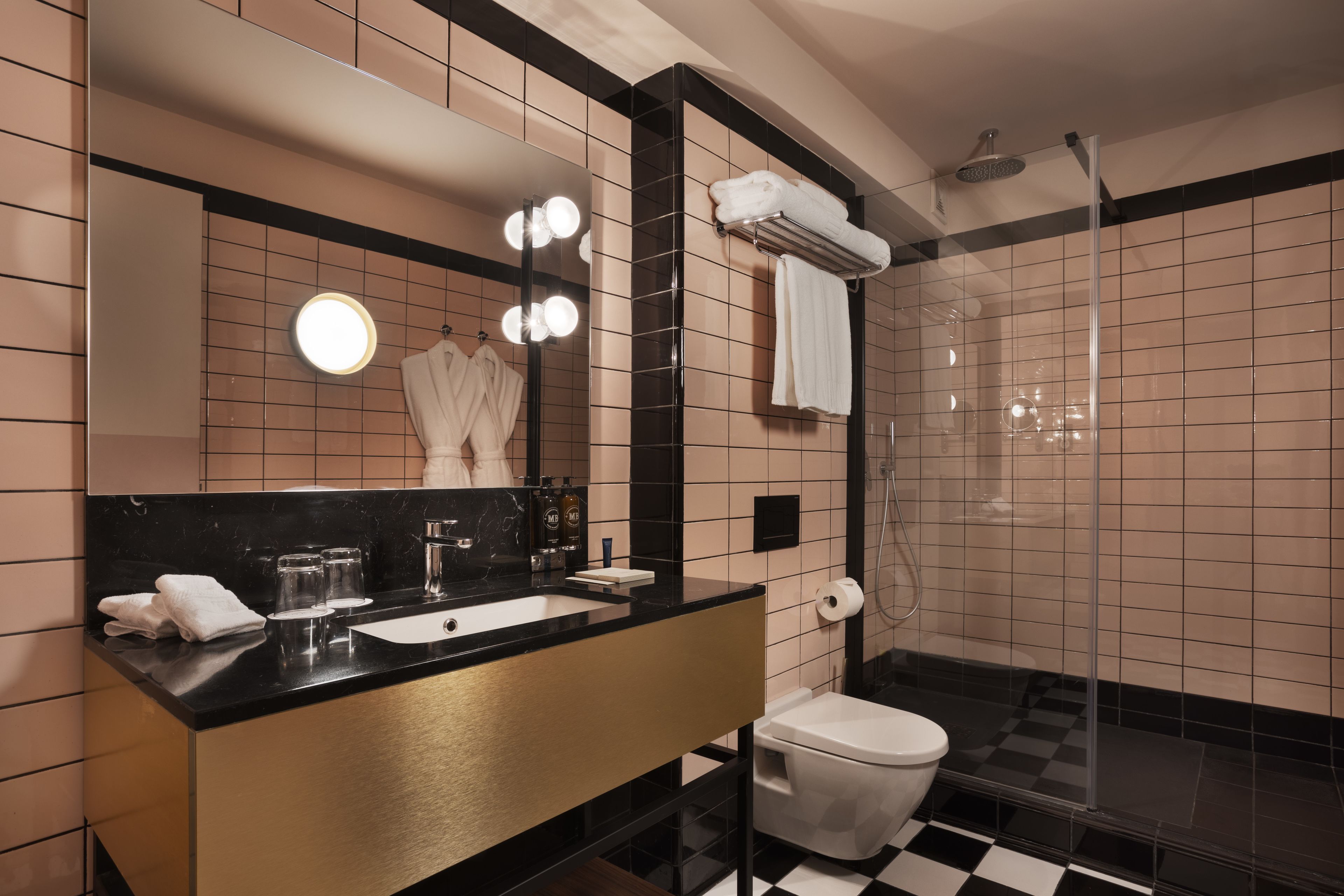 executive room, 1 bedroom | bathroom | shower, rainfall showerhead, designer toiletries, hair dryer