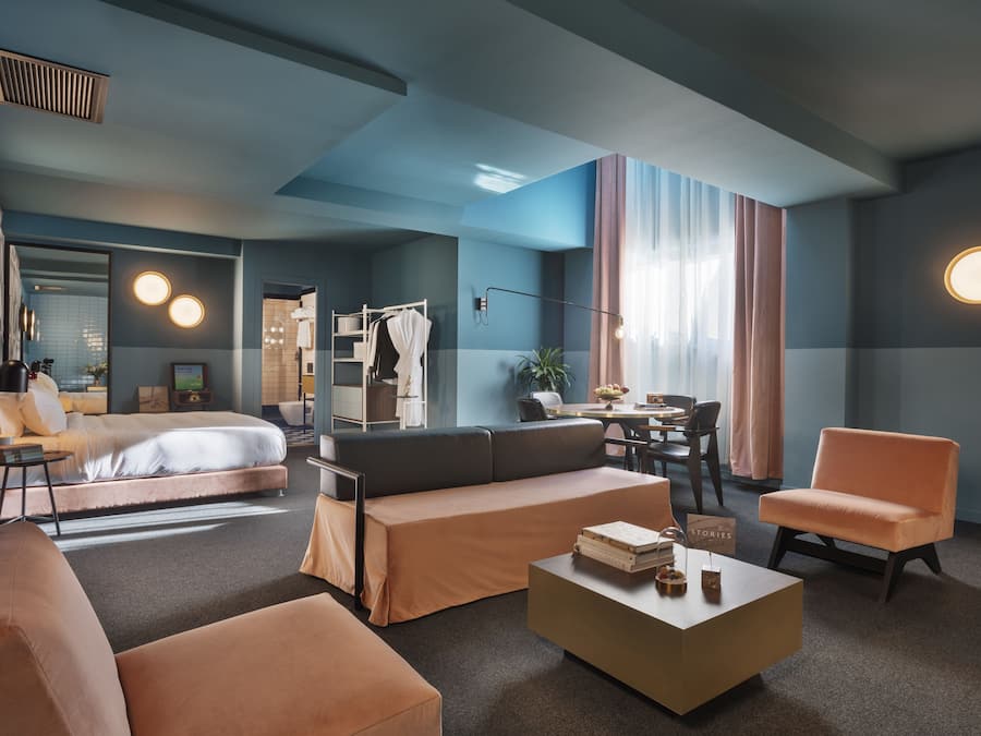 Executive Room, 1 Bedroom | Living area | Smart TV