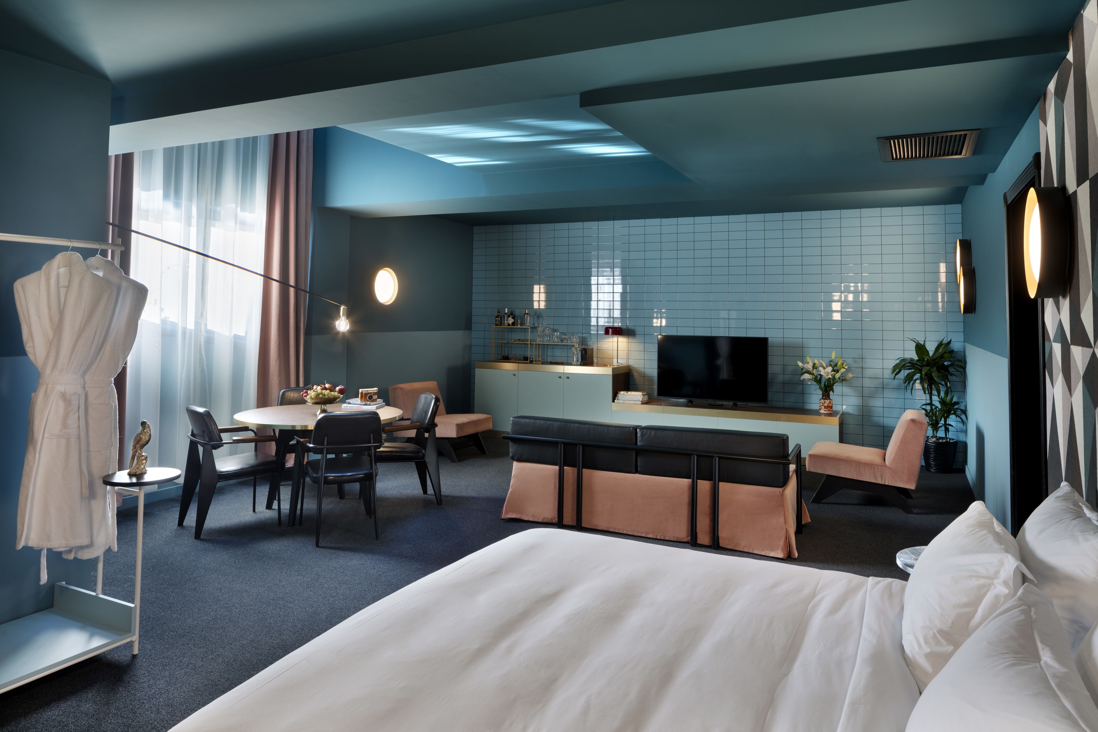 executive room, 1 bedroom | 1 bedroom, hypo-allergenic bedding, minibar, in-room safe