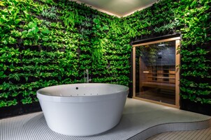 Royal Σουίτα | Μπανιέρα με υδρομασάζ