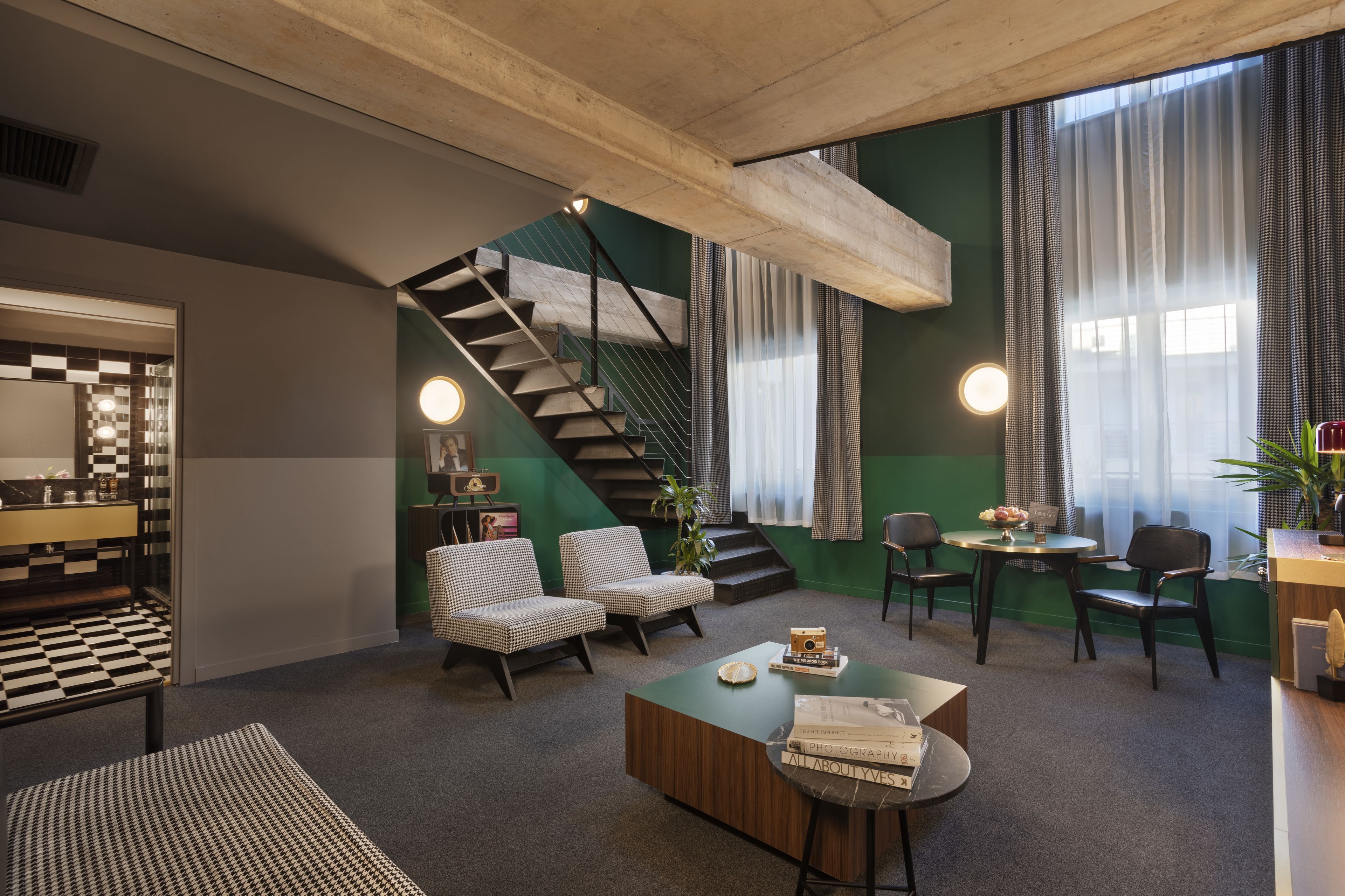 executive room, 1 bedroom | living area | smart tv