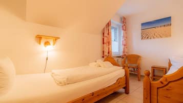 2 bedrooms, WiFi, bed sheets