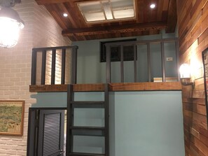 Desk, blackout curtains, free WiFi, bed sheets - Luck Homestay (New Taipei City)