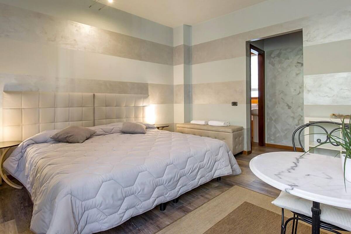Minibar, desk, free cots/infant beds, free WiFi