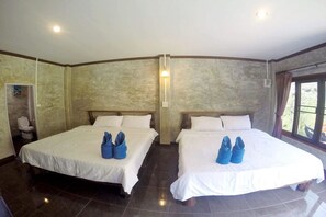 Family Room | Free WiFi