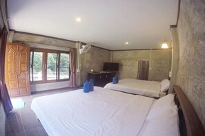 Family Room | Free WiFi