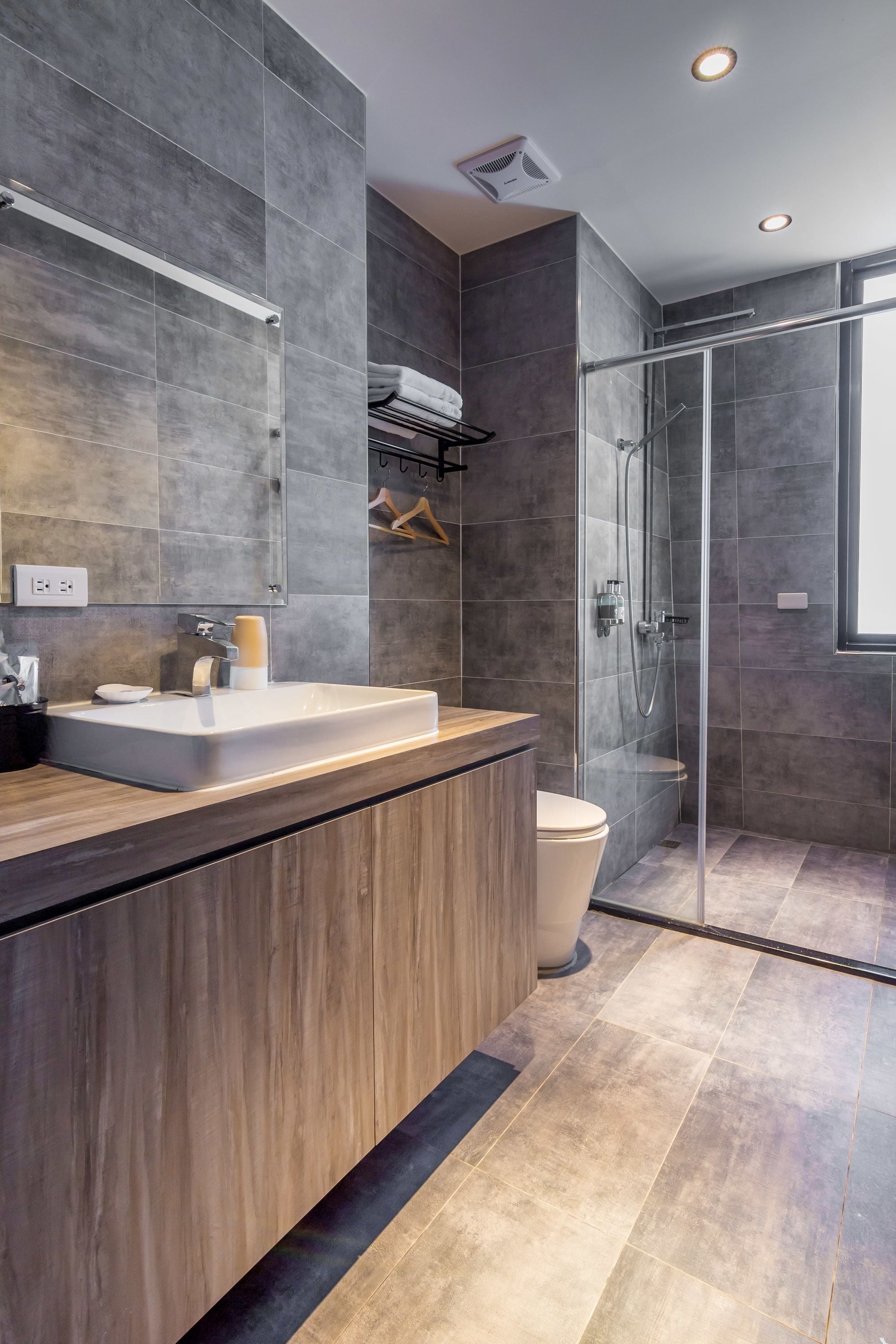 Chambre Double Supérieure, balcon, vue cour intérieure | Salle de bain