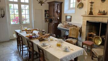 Petit déjeuner continental compris tous les jours