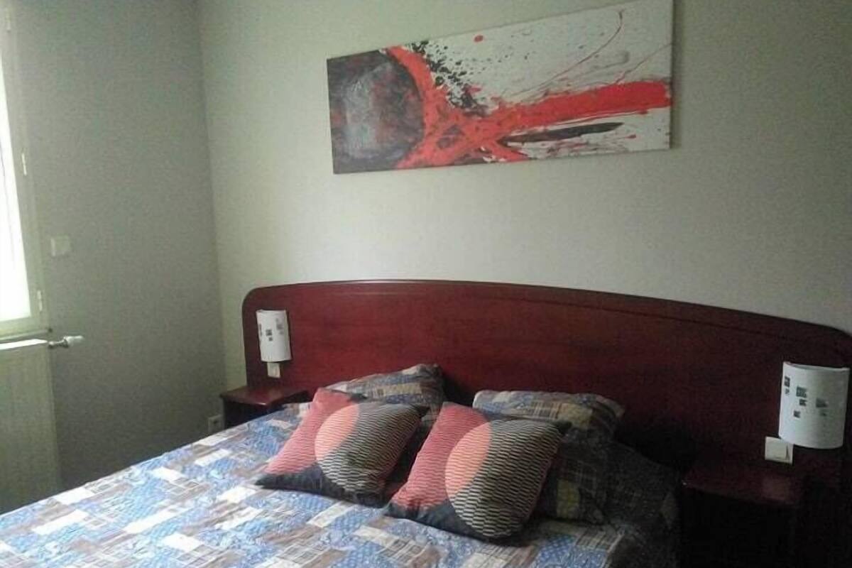 Double or Twin Room | Desk, blackout drapes, individually furnished, bed sheets