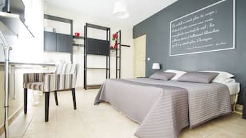 Chambre Grise | Individually decorated, individually furnished, desk, iron/ironing board