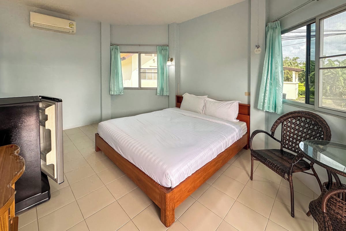 Habitación estándar, 1 cama King size | Escritorio y wifi gratis