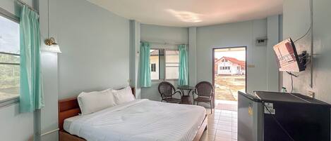 Standard Room, 1 King Bed