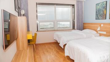 Superior Twin Room with Seaview (Mainland Chinese Citizen Only) | Desk, blackout drapes, free WiFi