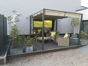 Romantic Double Room, Ensuite (Le Lodge) | Exterior - Cléome (Arques-la-Bataille)