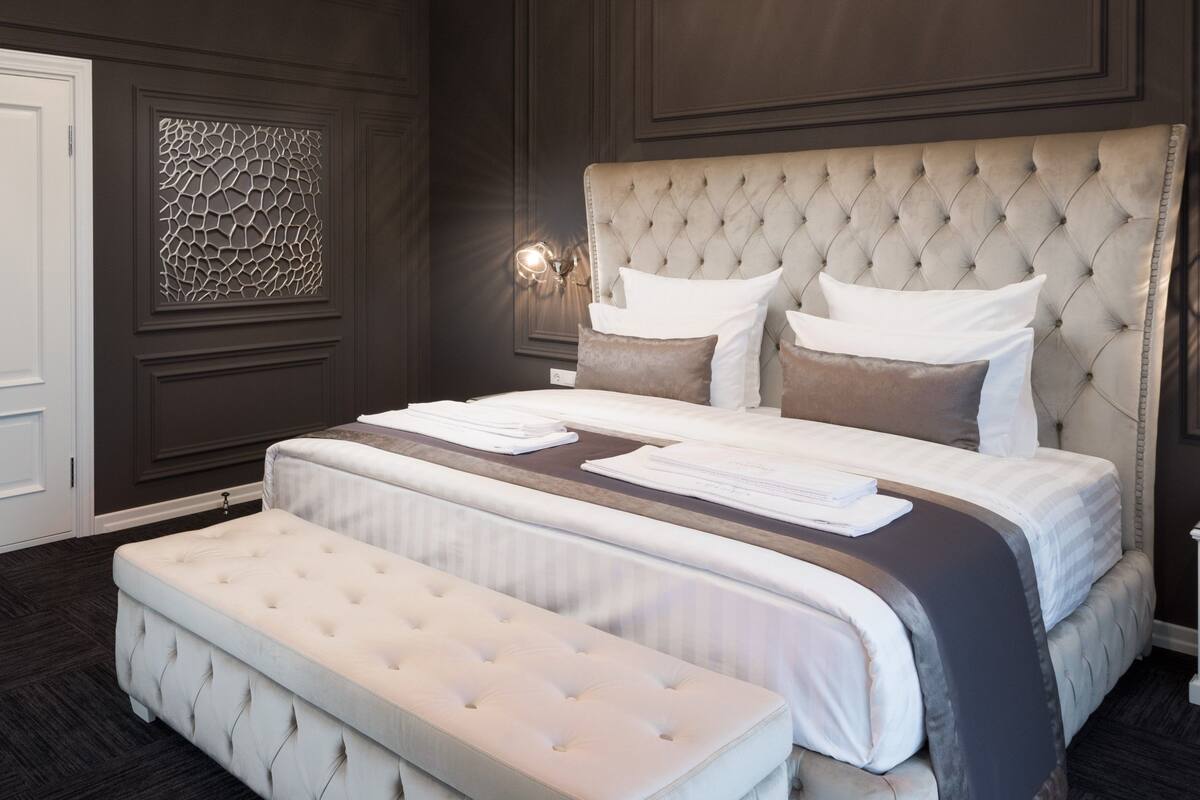 Luxury Suite, Balcony | 1 bedroom, premium bedding, in-room safe, desk