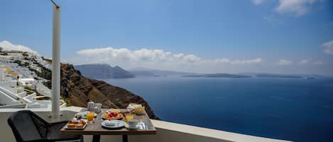 Superior Double Room, Balcony | In-room safe, desk, iron/ironing board, free WiFi