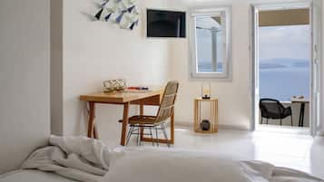 Superior Double Room, Balcony | In-room safe, desk, iron/ironing board, free WiFi