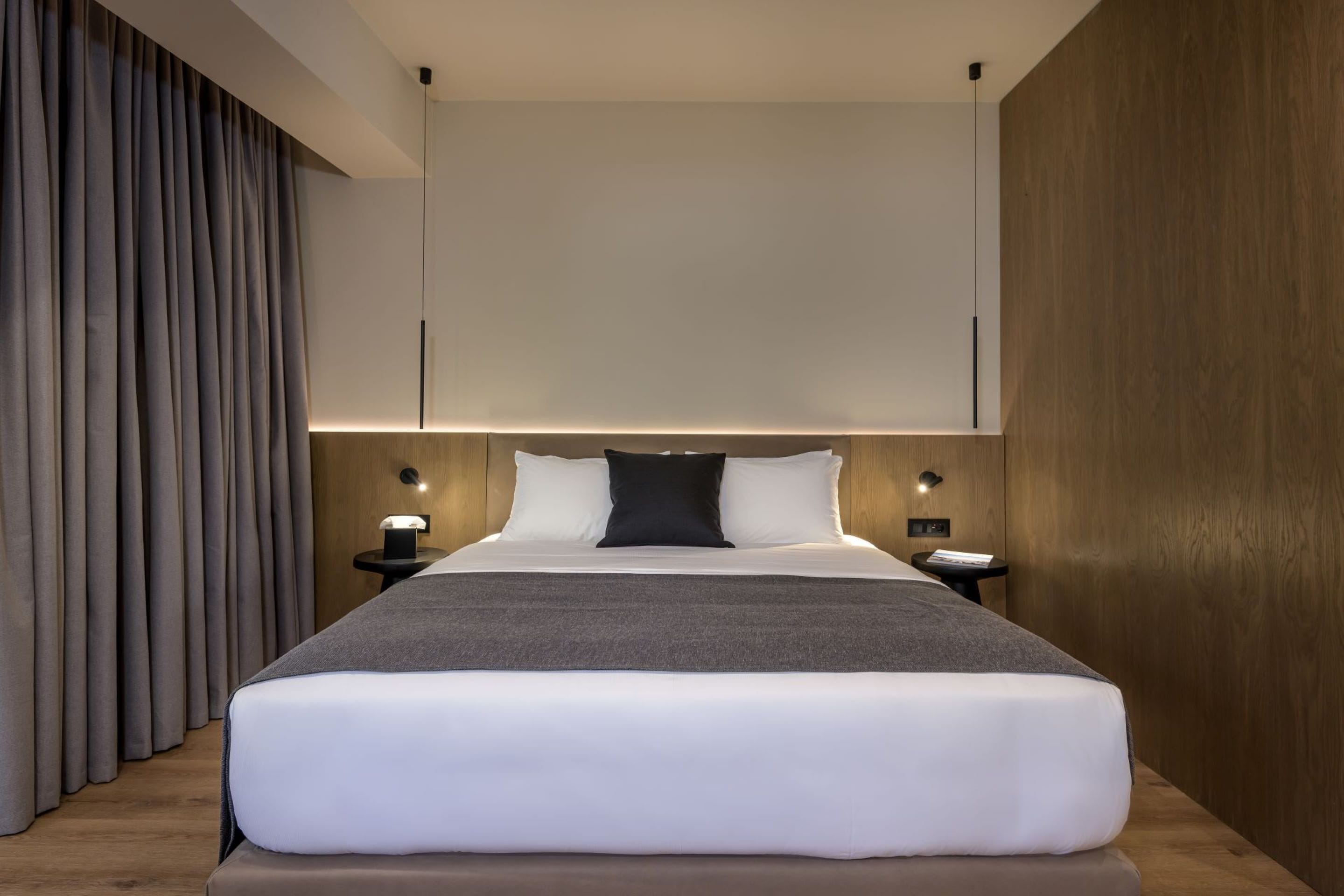 junior suite | 1 bedroom, premium bedding, in-room safe, desk