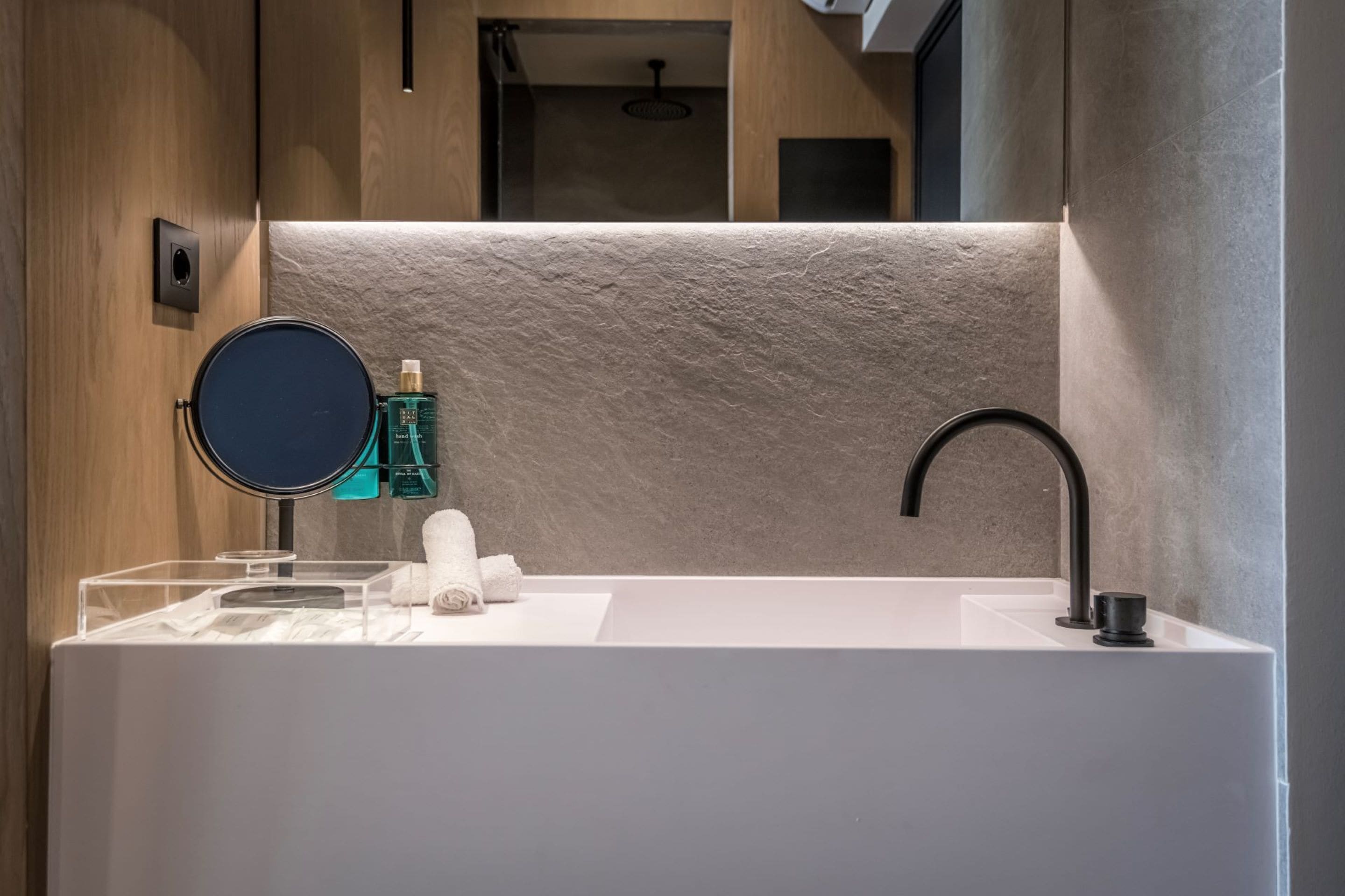 standard double room | bathroom | shower, hair dryer, bathrobes, slippers