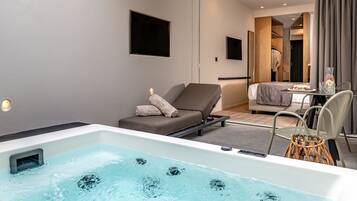 Double room with outdoor Jacuzzi | Terrace/patio