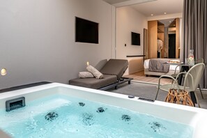 Double room with outdoor Jacuzzi | Terrace/patio - Evanik Chic Hotel (Kalymnos)