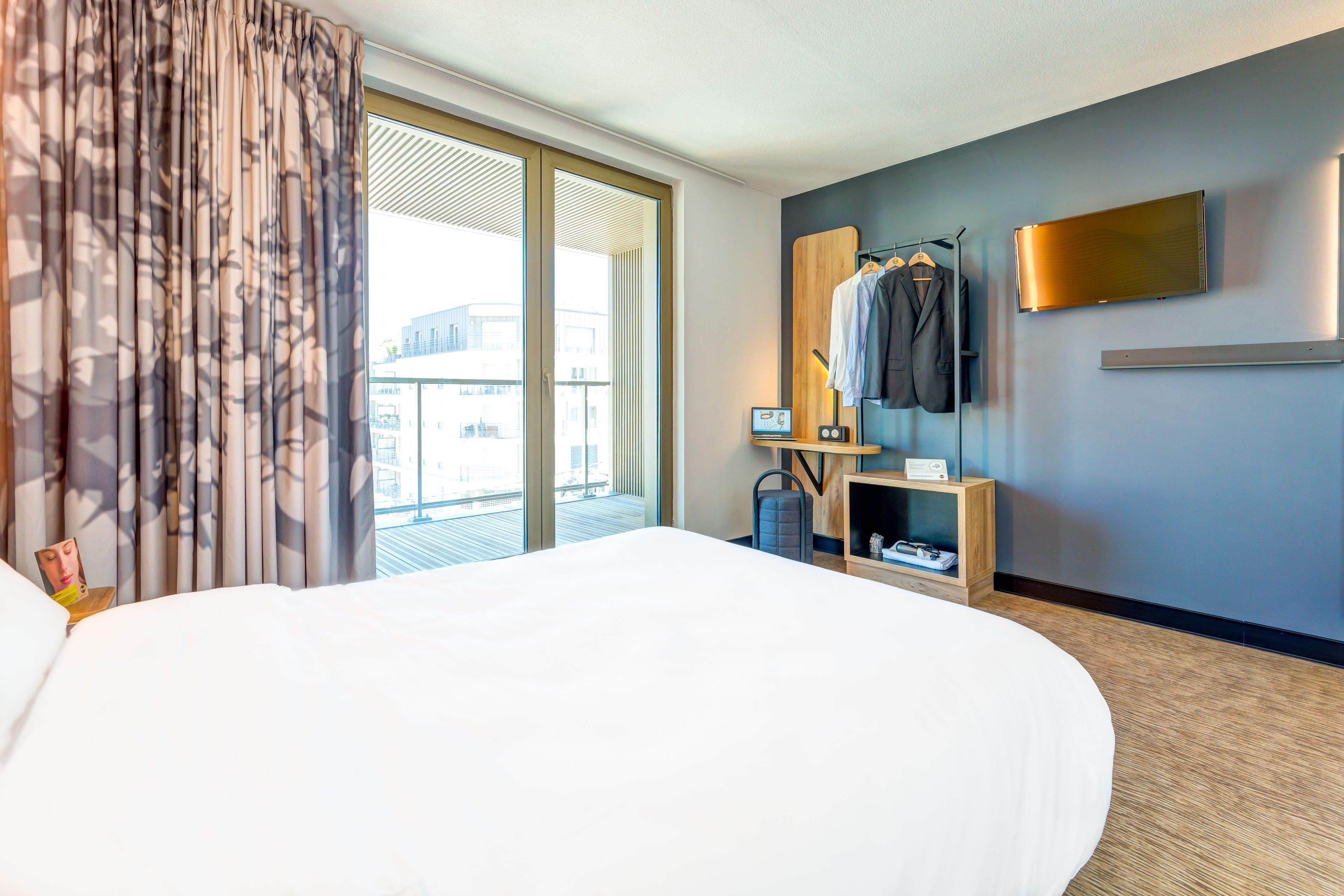 double room, accessible, non smoking | premium bedding, desk, soundproofing, iron/ironing board