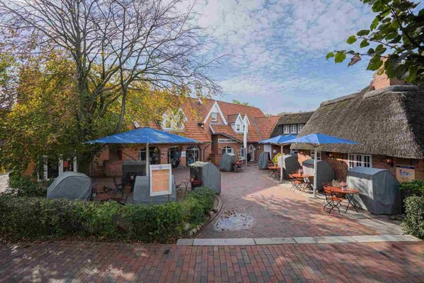 Unclassified image, 1 of 16, button