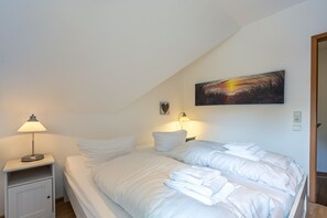 1 bedroom, WiFi, bed sheets