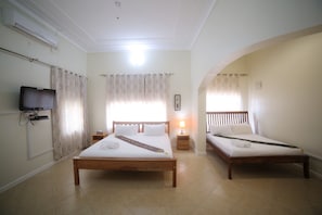 Economy Double Room | Premium bedding, down comforters, in-room safe, desk - Entebbe Palm Hotel (Entebbe)